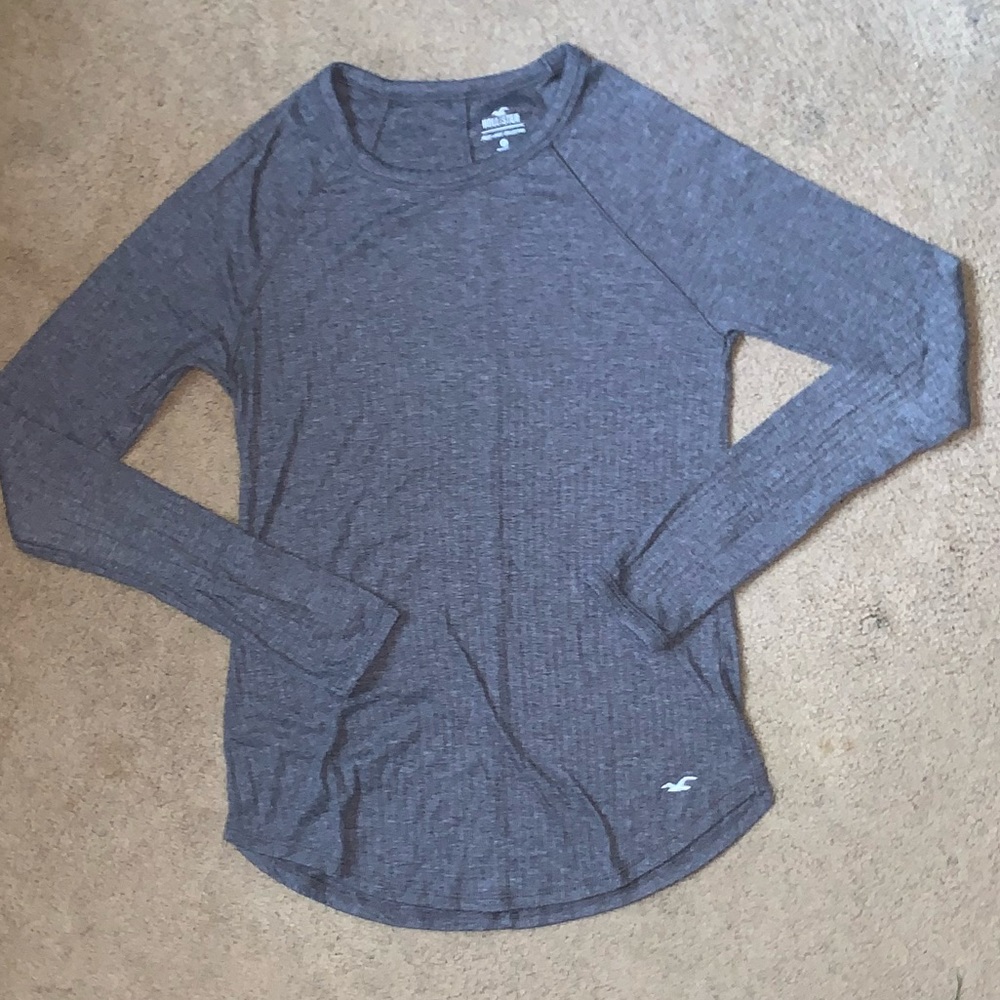 Grey long sleeve hollister tee